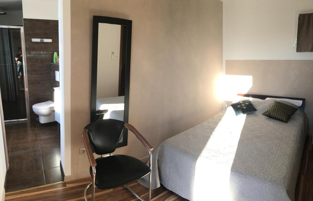 Casa Basgiu, Chambres Avec Balcon Et Table D'Hotes Zilia Luaran gambar
